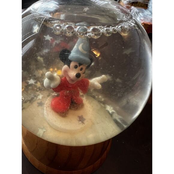 First Limited Edition Disney Crystal Snow Globe Collection Mickey Mouse Stars - Picture 7 of 11